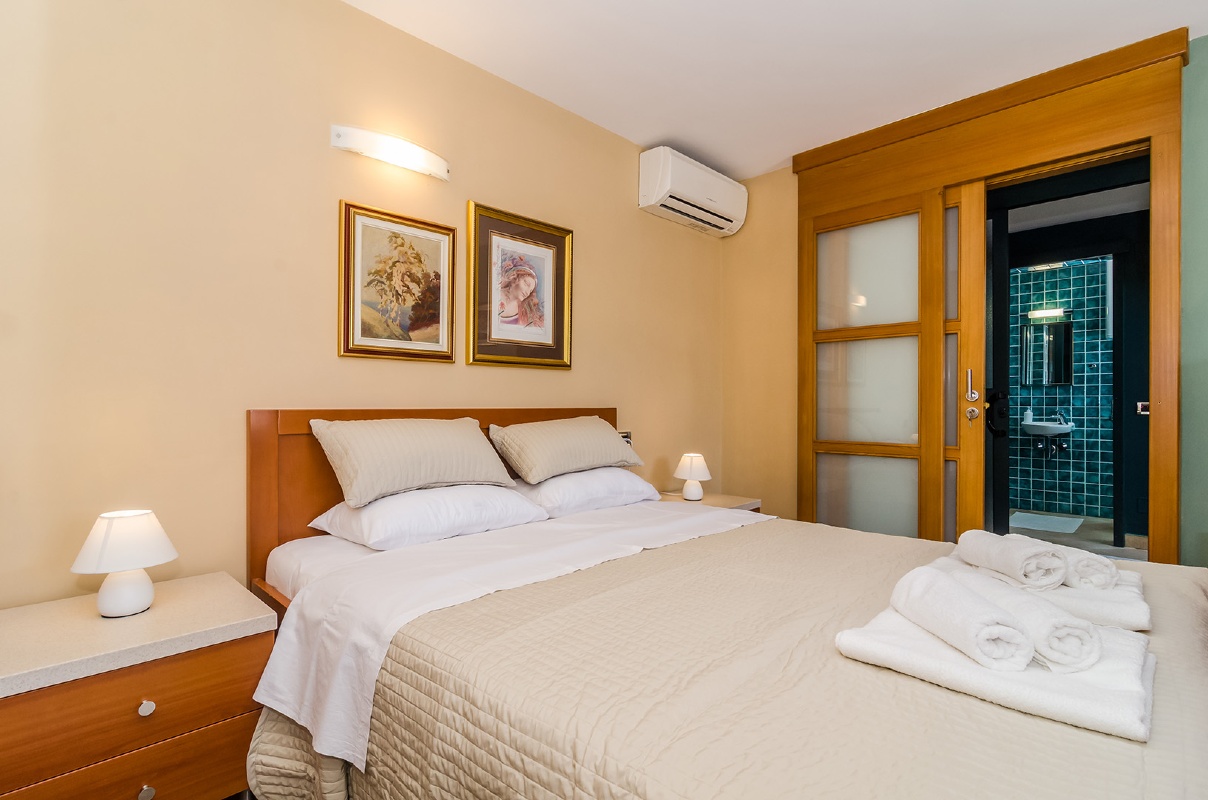 Studio Antica, Apartment with private swimming pool