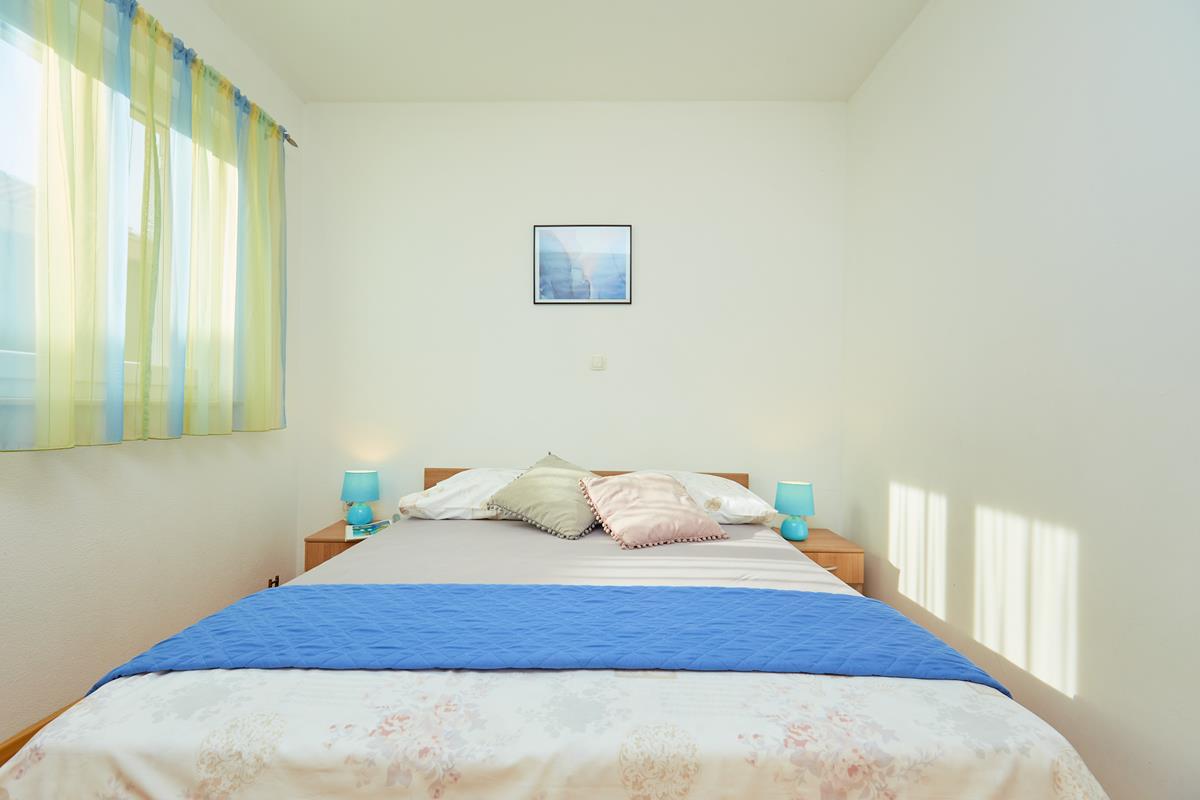 Apartments Zelic Tucepi Blue Apartment 1321, Tučepi, Makarska Riviera, Split region