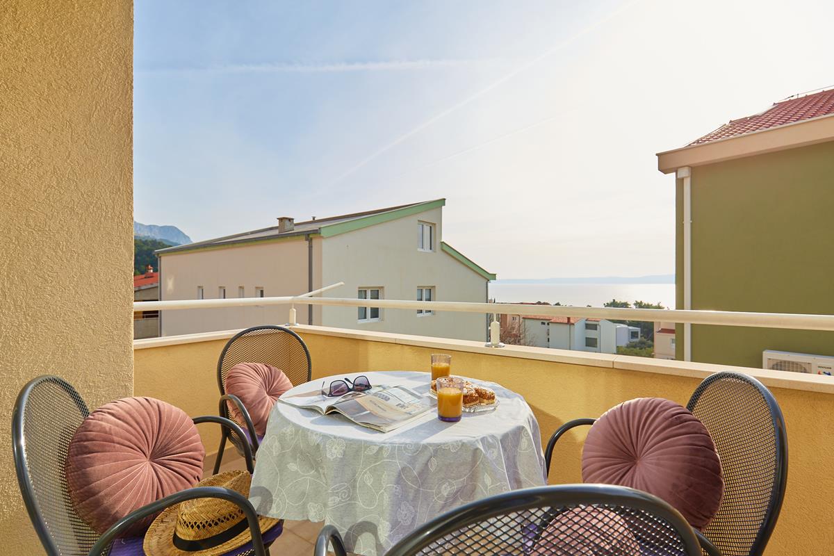 Apartments Zelic Tucepi Blue Apartment 1321, Tučepi, Makarska Riviera, Split region