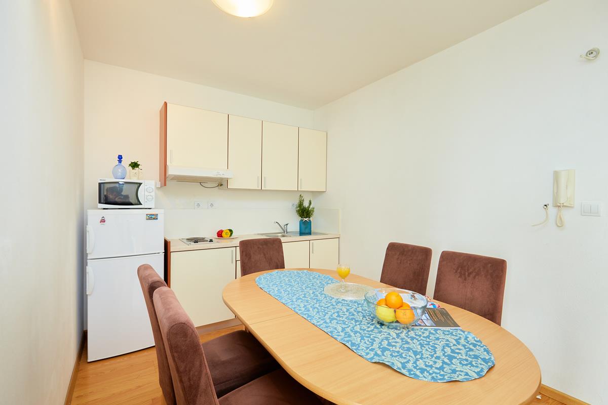 Apartments Zelic Tucepi Blue Apartment 1321, Tučepi, Makarska Riviera, Split region