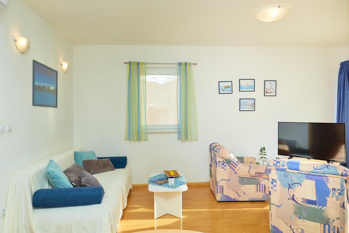 Apartments Zelic Tucepi Blue Apartment 1321, Tučepi, Makarska Riviera, Split region