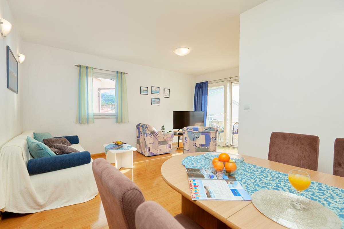 Apartments Zelic Tucepi Blue Apartment 1321, Tučepi, Makarska Riviera, Split region