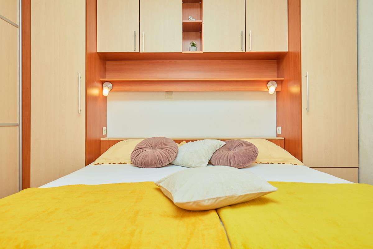 Apartments Zelic Tucepi Yellow  Apartment 1322, Tučepi, Makarska Riviera, Split region